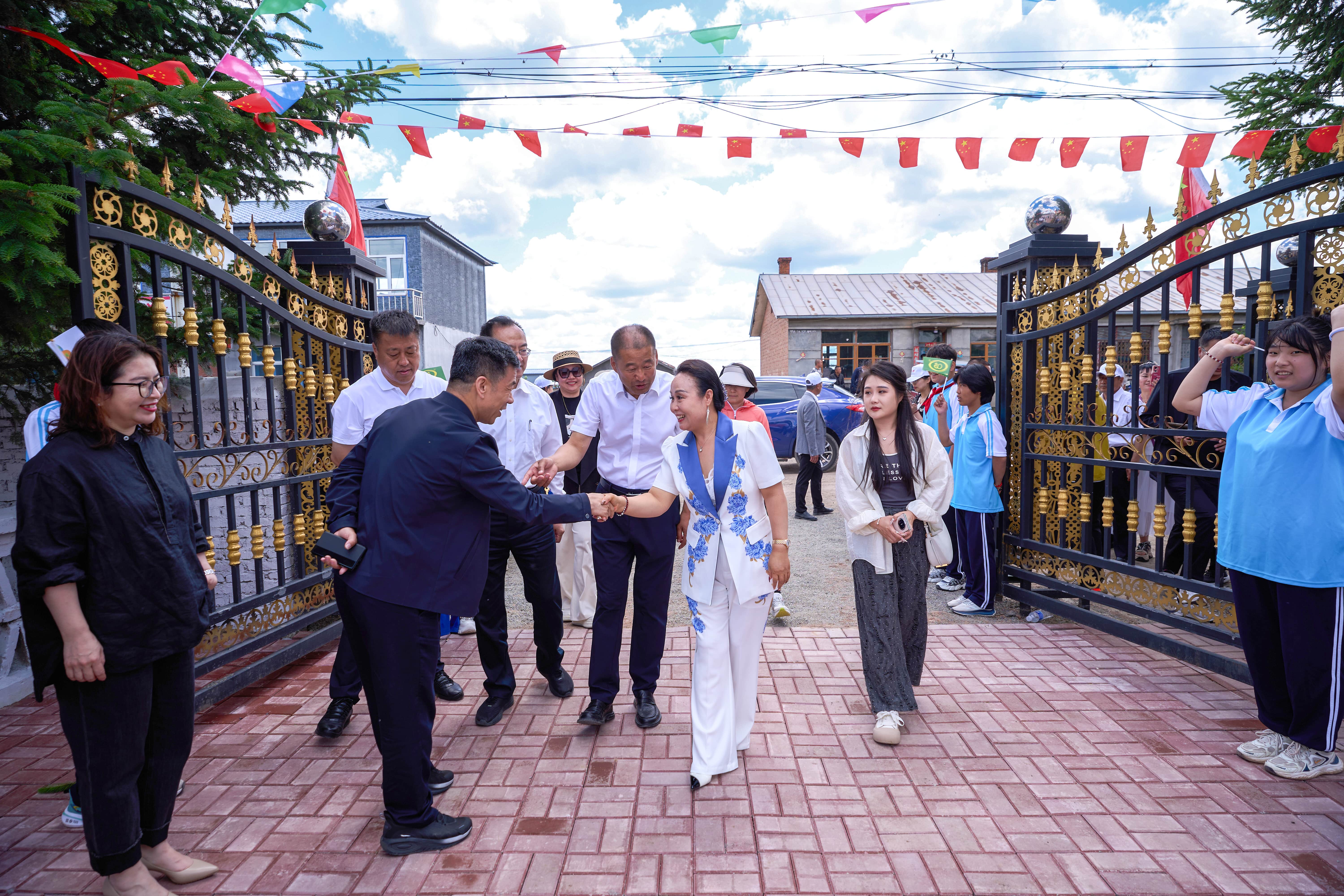 第254所 黑龙江巴彦县黑山镇民乐村华体会官方网站-华体会在线官网
侯玉霞学校
